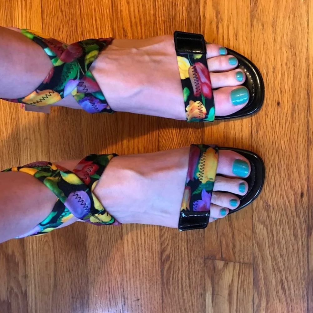 Donald J Pliner Floral Sandals, Size 9N
